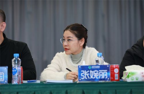 张婉丽.jpg